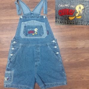 ❌SOLD ❌ Vintage Tweety Bird 90s Looney Tunes Street Shorts Overalls